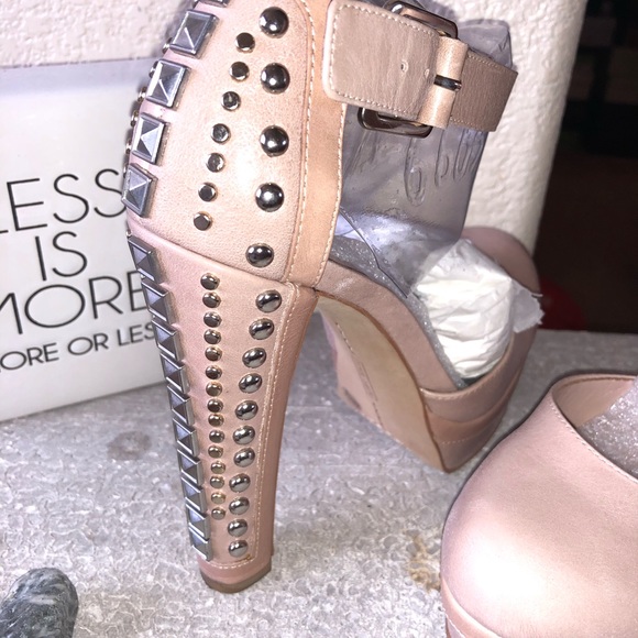 Vince Camuto Croissant Bellini - Picture 4 of 7